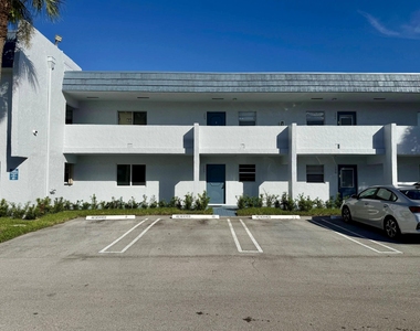 2828 Casita Way - Photo Thumbnail 17