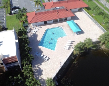 2828 Casita Way - Photo Thumbnail 14