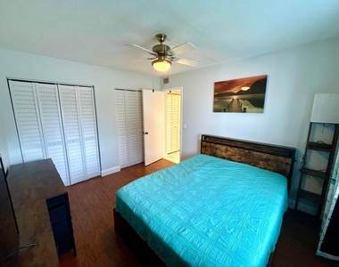 2828 Casita Way - Photo Thumbnail 7