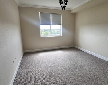 1660 Renaissance Commons Boulevard - Photo Thumbnail 13