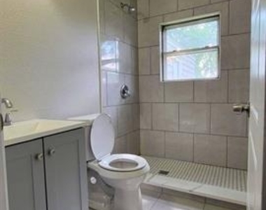 4205 5th Avenue - Photo Thumbnail 4