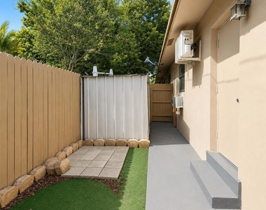 181 Nw 42nd Street - Photo Thumbnail 16
