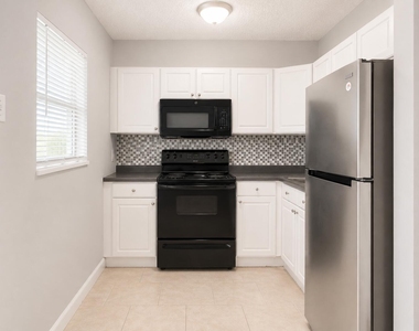 181 Nw 42nd Street - Photo Thumbnail 2