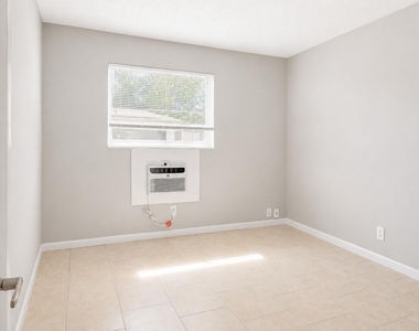 181 Nw 42nd Street - Photo Thumbnail 10