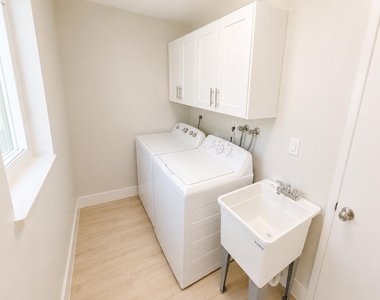 1232 Cabana Road - Photo Thumbnail 12