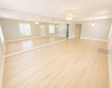 1232 Cabana Road - Photo Thumbnail 6