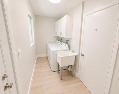 1232 Cabana Road - Photo Thumbnail 11