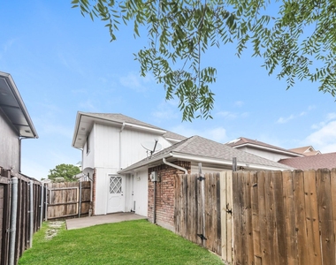 2026 Greenview Drive - Photo Thumbnail 17