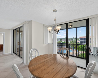 800 Jeffery Street - Photo Thumbnail 17