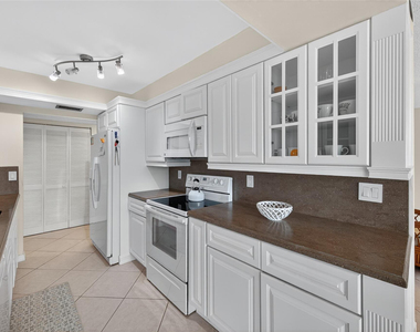 800 Jeffery Street - Photo Thumbnail 12