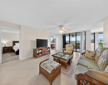 800 Jeffery Street - Photo Thumbnail 7