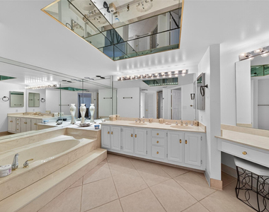 800 Jeffery Street - Photo Thumbnail 25