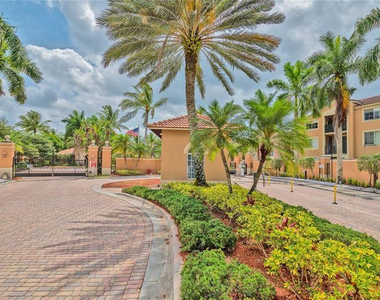 8020 N Nob Hill Road - Photo Thumbnail 15