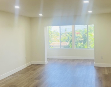 8345 Sunrise Lakes Boulevard - Photo Thumbnail 6