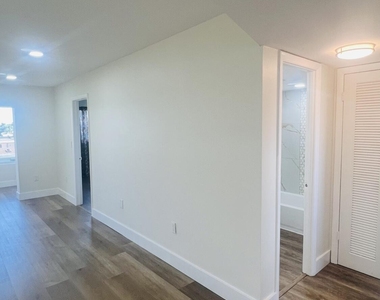 8345 Sunrise Lakes Boulevard - Photo Thumbnail 8