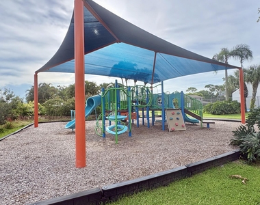 5325 Tennis Lane - Photo Thumbnail 26