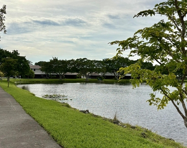 5325 Tennis Lane - Photo Thumbnail 21