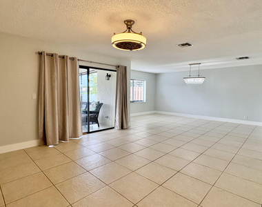 5325 Tennis Lane - Photo Thumbnail 5