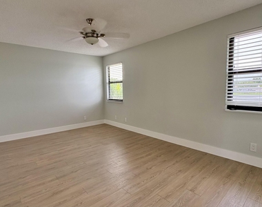 5325 Tennis Lane - Photo Thumbnail 30