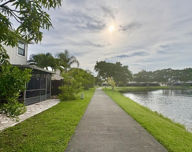 5325 Tennis Lane - Photo Thumbnail 23