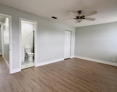 5325 Tennis Lane - Photo Thumbnail 27
