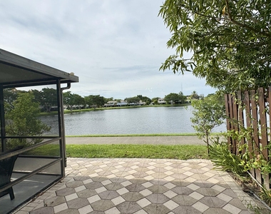 5325 Tennis Lane - Photo Thumbnail 9