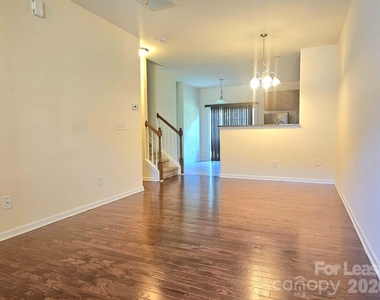 2530 Madeline Meadow Drive - Photo Thumbnail 7