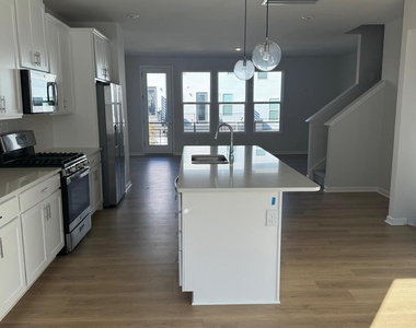 1412 Blanche Street - Photo Thumbnail 3