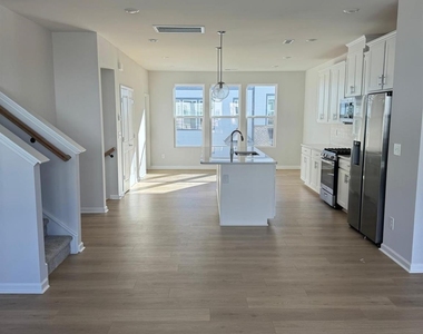 1412 Blanche Street - Photo Thumbnail 2