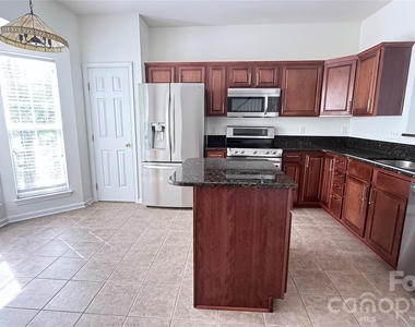 12731 Bullock Greenway Boulevard - Photo Thumbnail 5
