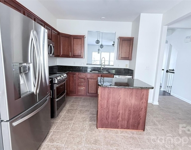 12731 Bullock Greenway Boulevard - Photo Thumbnail 6