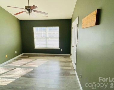5112 Prosperity Church Road - Photo Thumbnail 10