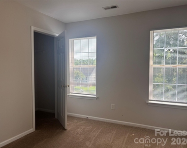 1426 Peach Park Lane - Photo Thumbnail 17