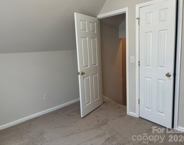 1426 Peach Park Lane - Photo Thumbnail 15