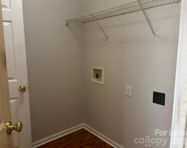 1426 Peach Park Lane - Photo Thumbnail 12