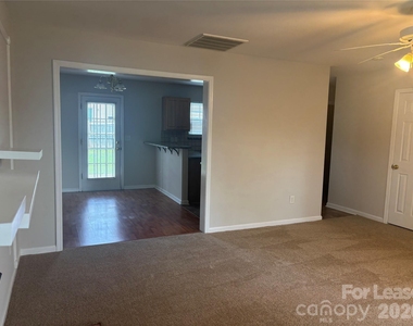 1426 Peach Park Lane - Photo Thumbnail 5