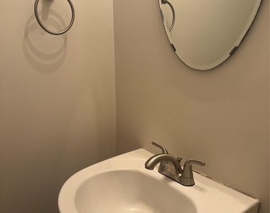 1426 Peach Park Lane - Photo Thumbnail 10