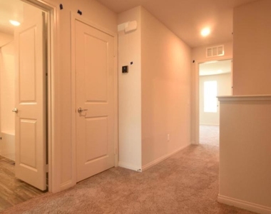 656 Martina Street - Photo Thumbnail 17
