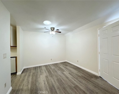 17511 Newland - Photo Thumbnail 3