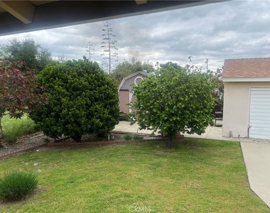 543 Flores Street - Photo Thumbnail 6