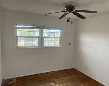 543 Flores Street - Photo Thumbnail 4