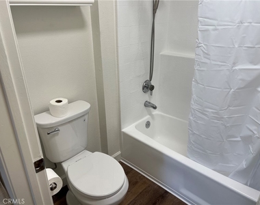5520 Owensmouth Ave - Photo Thumbnail 15