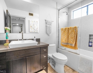 479 Pesaro Street - Photo Thumbnail 24