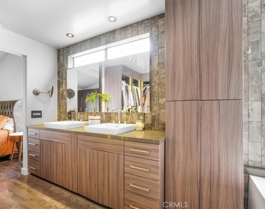 479 Pesaro Street - Photo Thumbnail 17