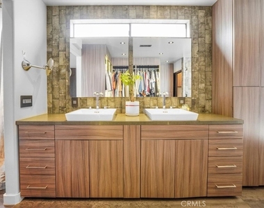 479 Pesaro Street - Photo Thumbnail 16