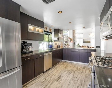 479 Pesaro Street - Photo Thumbnail 4