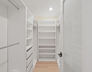 8501 Enfield Avenue - Photo Thumbnail 12