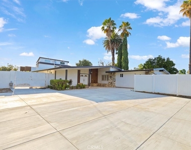 8501 Enfield Avenue - Photo Thumbnail 18
