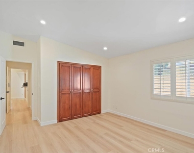 8501 Enfield Avenue - Photo Thumbnail 16