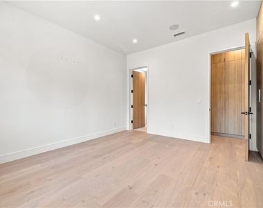 13944 Valleyheart Drive - Photo Thumbnail 22